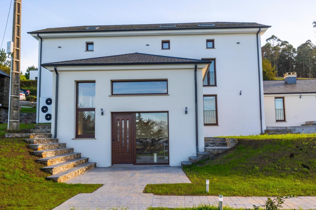 Apartamentos Casona Del Campo Навия Екстериор снимка