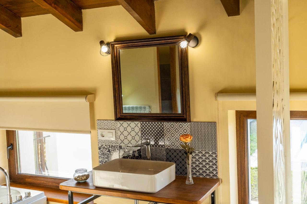 Apartamentos Casona Del Campo Навия Екстериор снимка
