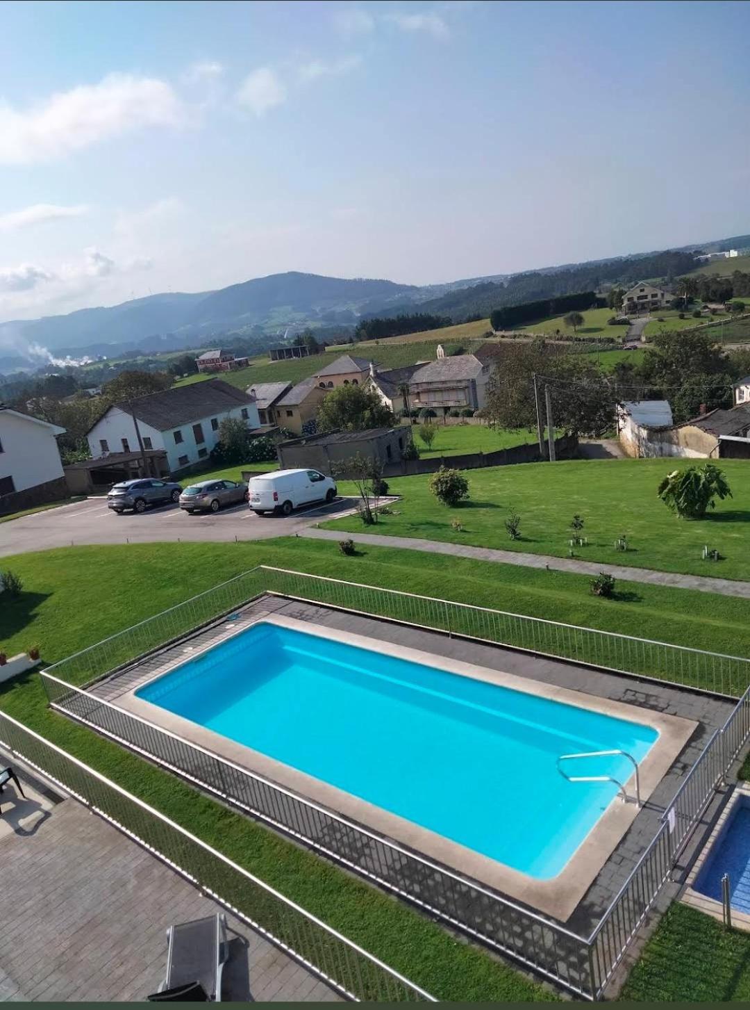 Apartamentos Casona Del Campo Навия Екстериор снимка